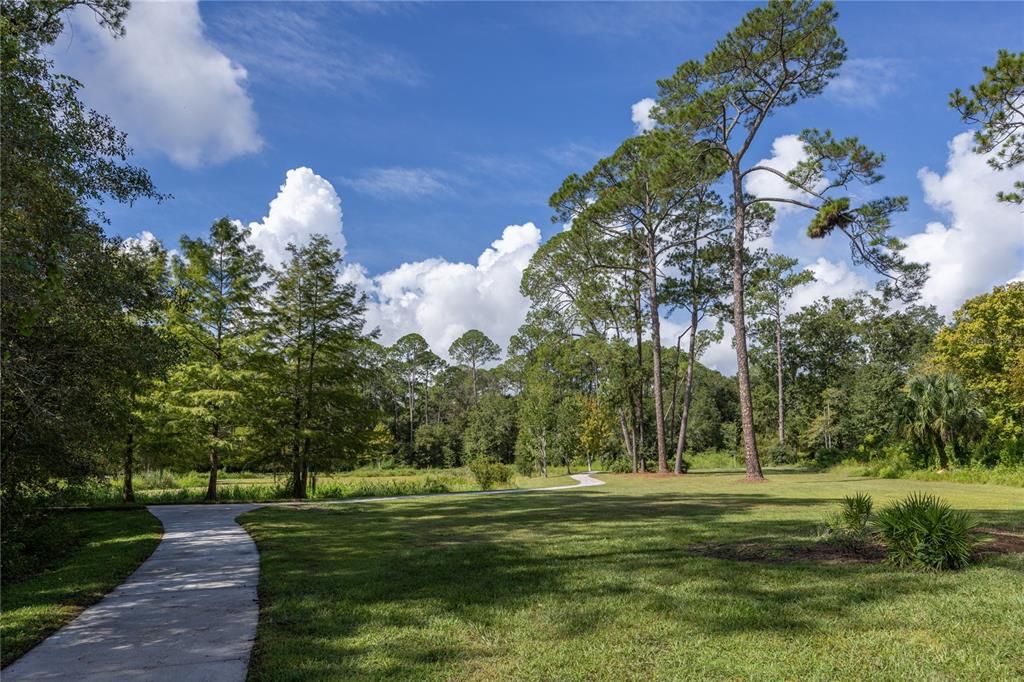 合同活跃: $230,000 (3 贝兹, 2 浴室, 1644 平方英尺)