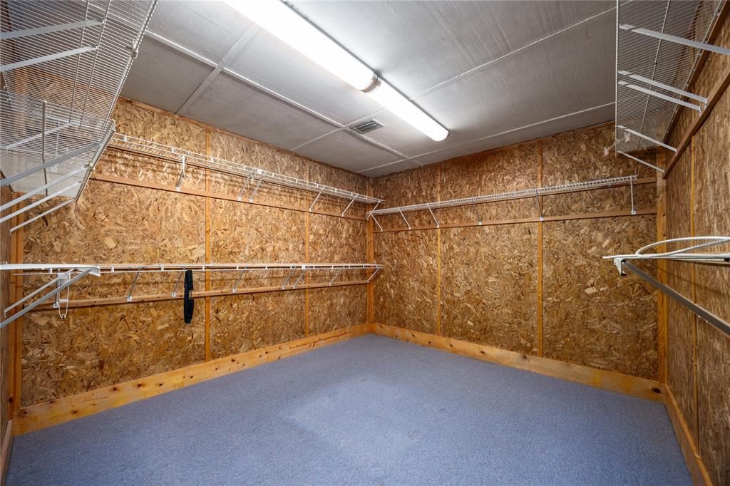 合同活跃: $230,000 (3 贝兹, 2 浴室, 1644 平方英尺)