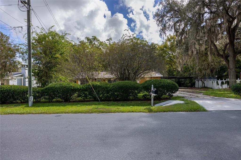 合同活跃: $230,000 (3 贝兹, 2 浴室, 1644 平方英尺)