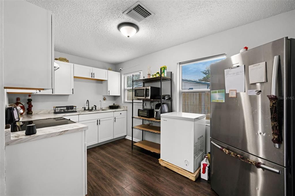 На продажу: $260,000 (3 спален, 2 ванн, 1153 Квадратных фут)