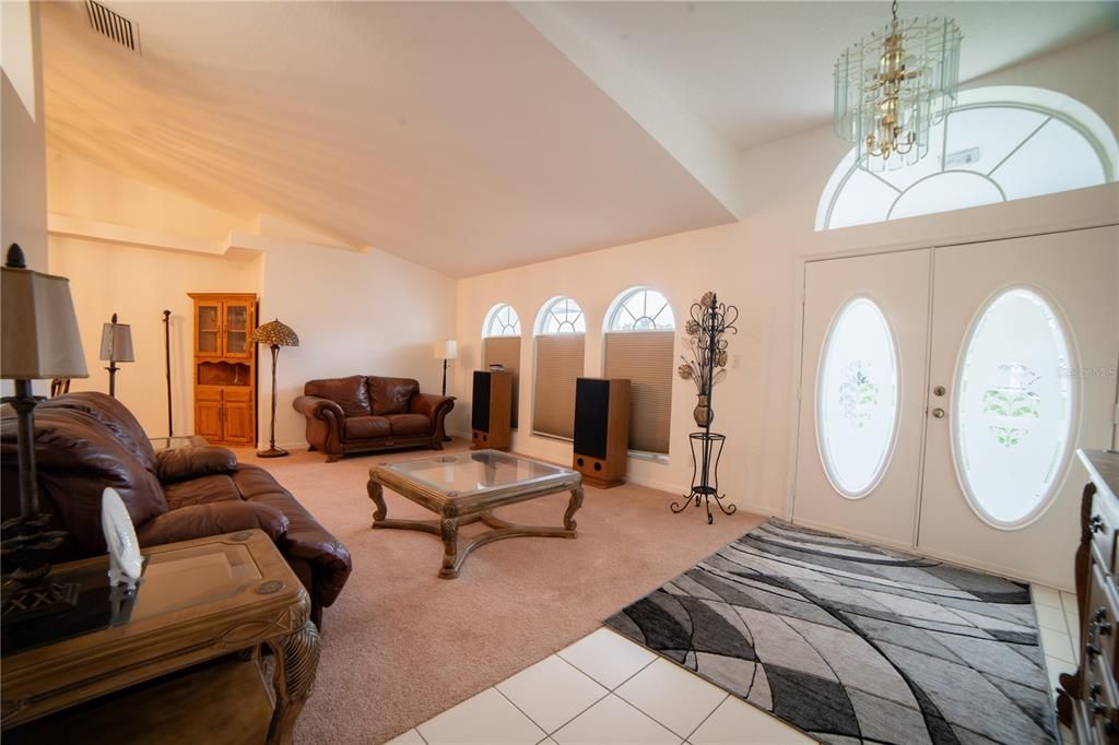 En Venta: $399,000 (3 camas, 2 baños, 2427 Pies cuadrados)