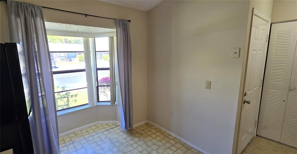 For Sale: $223,900 (2 beds, 2 baths, 962 Square Feet)