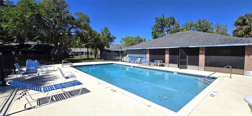 For Sale: $223,900 (2 beds, 2 baths, 962 Square Feet)