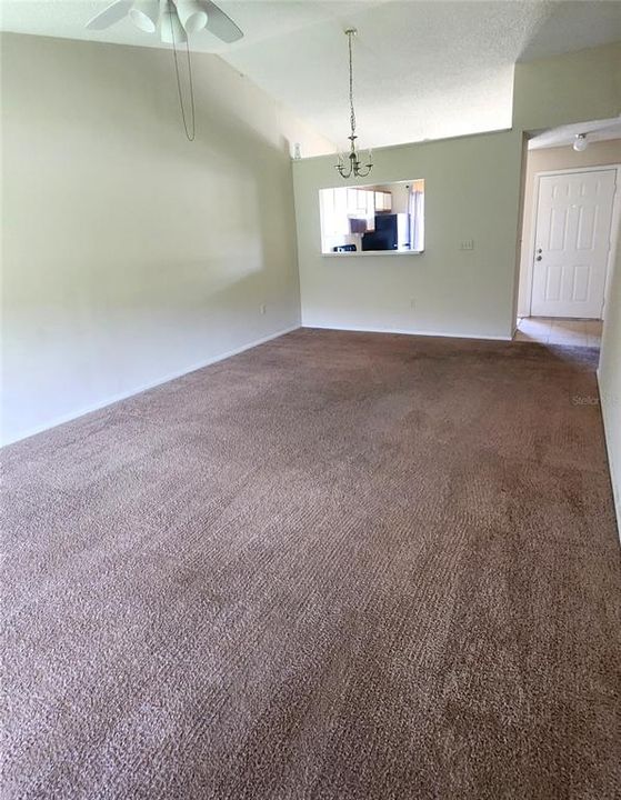 For Sale: $223,900 (2 beds, 2 baths, 962 Square Feet)