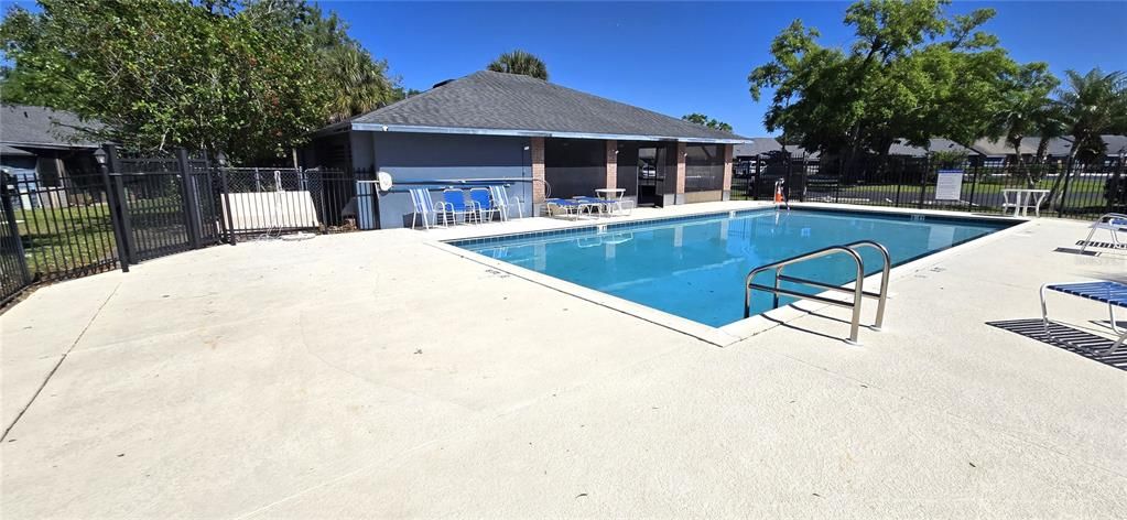 For Sale: $223,900 (2 beds, 2 baths, 962 Square Feet)