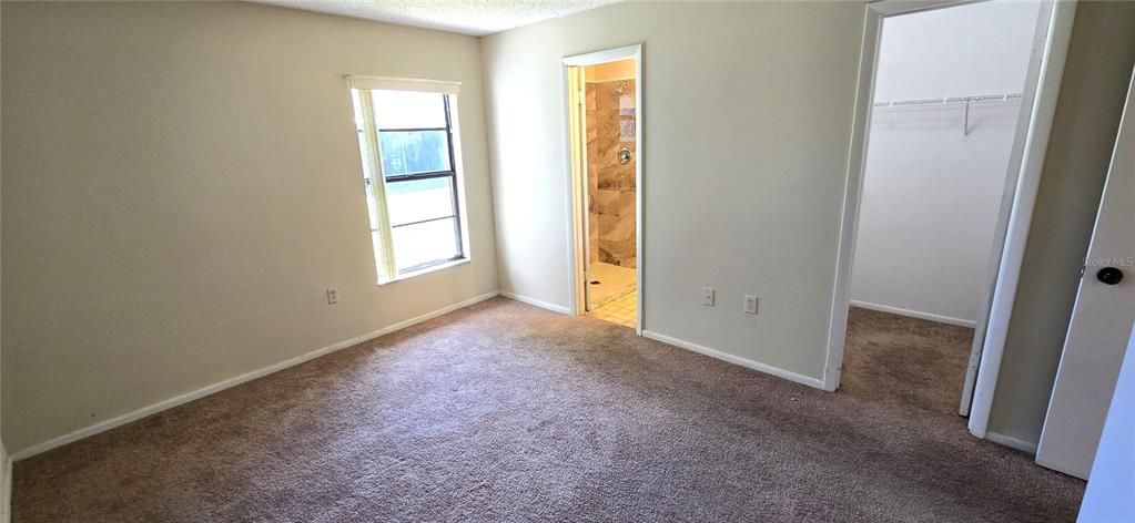 For Sale: $223,900 (2 beds, 2 baths, 962 Square Feet)