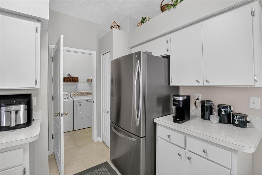 合同活跃: $215,000 (2 贝兹, 2 浴室, 1236 平方英尺)