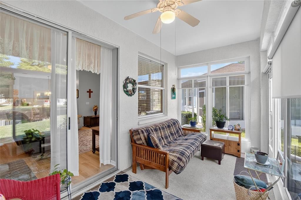 合同活跃: $215,000 (2 贝兹, 2 浴室, 1236 平方英尺)