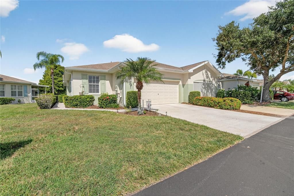 合同活跃: $215,000 (2 贝兹, 2 浴室, 1236 平方英尺)