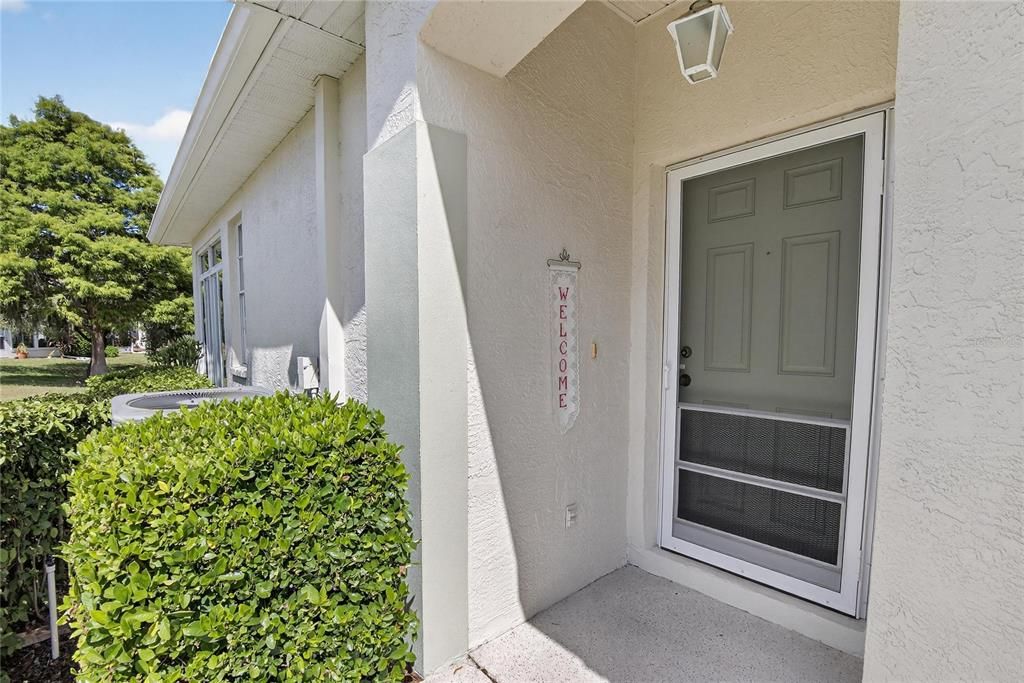 合同活跃: $215,000 (2 贝兹, 2 浴室, 1236 平方英尺)