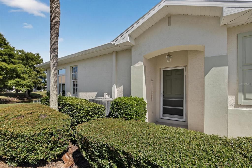 合同活跃: $215,000 (2 贝兹, 2 浴室, 1236 平方英尺)