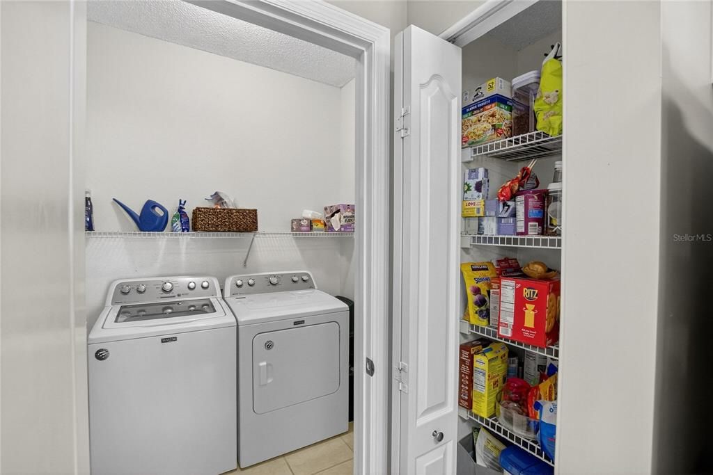 合同活跃: $215,000 (2 贝兹, 2 浴室, 1236 平方英尺)