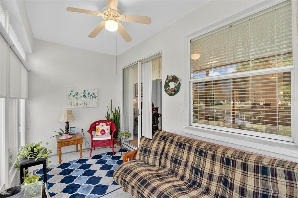 合同活跃: $215,000 (2 贝兹, 2 浴室, 1236 平方英尺)