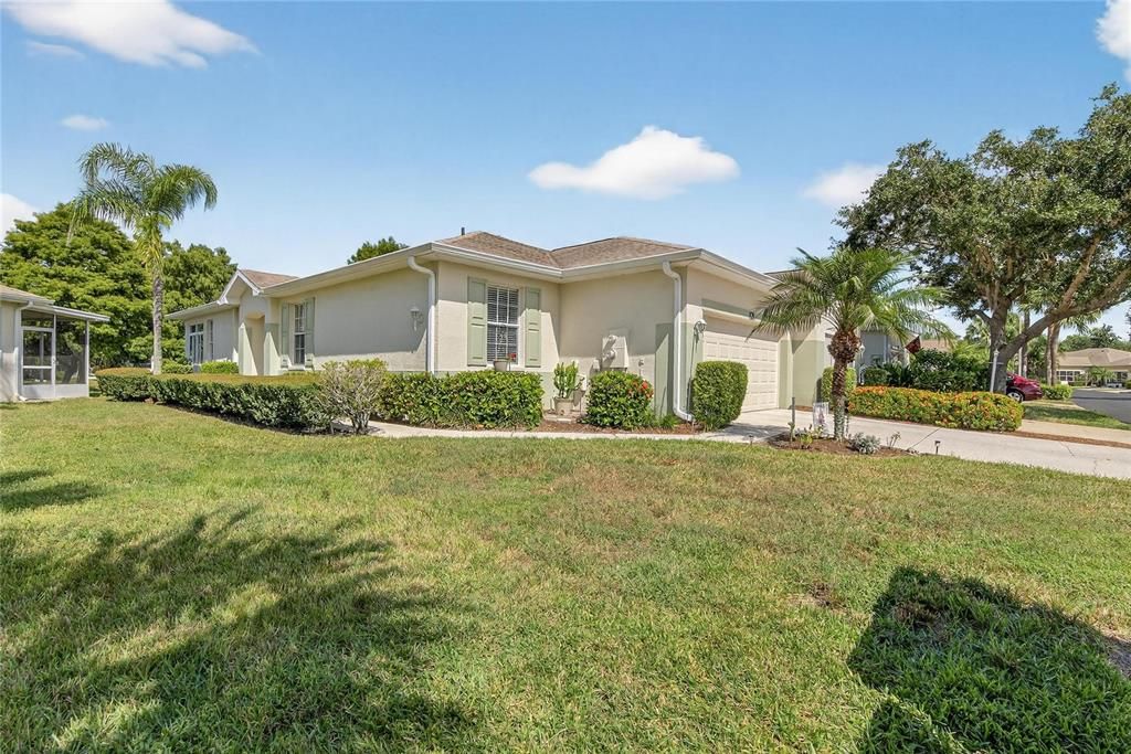 合同活跃: $215,000 (2 贝兹, 2 浴室, 1236 平方英尺)