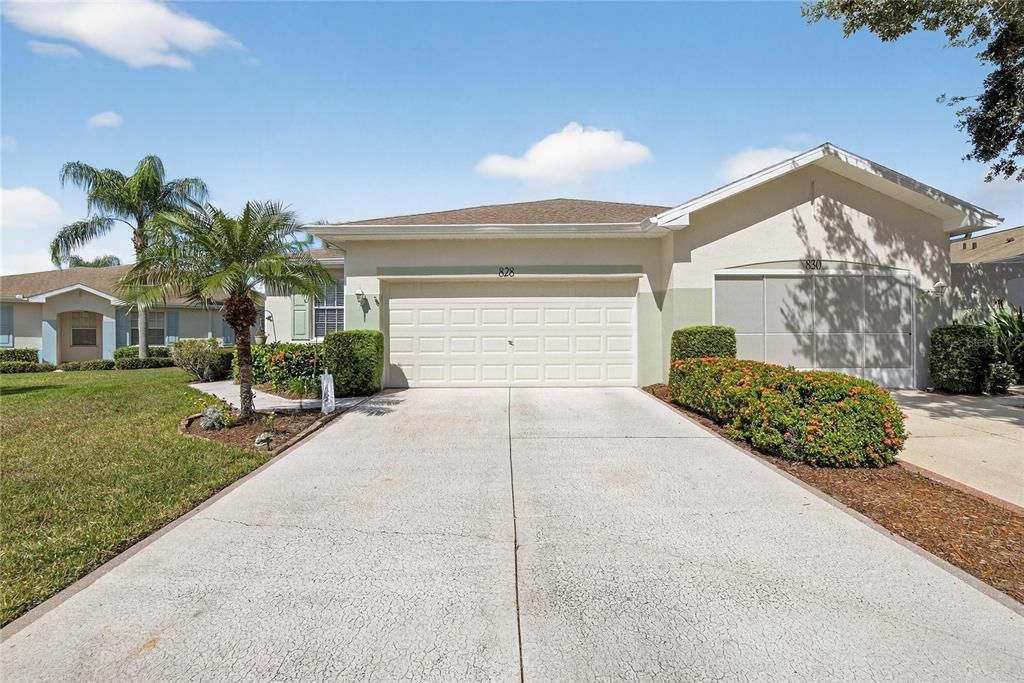 合同活跃: $215,000 (2 贝兹, 2 浴室, 1236 平方英尺)