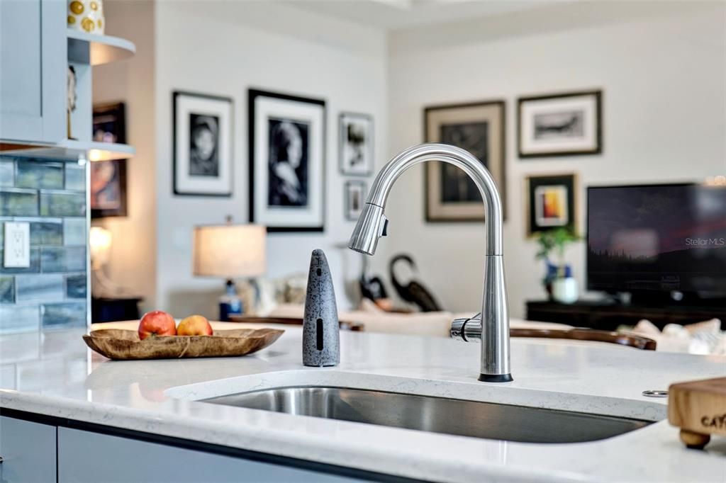 Active With Contract: $525,000 (2 beds, 2 baths, 1843 Square Feet)