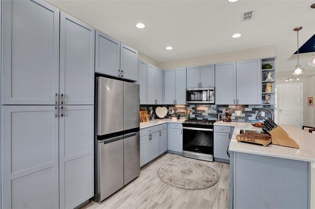 Active With Contract: $525,000 (2 beds, 2 baths, 1843 Square Feet)