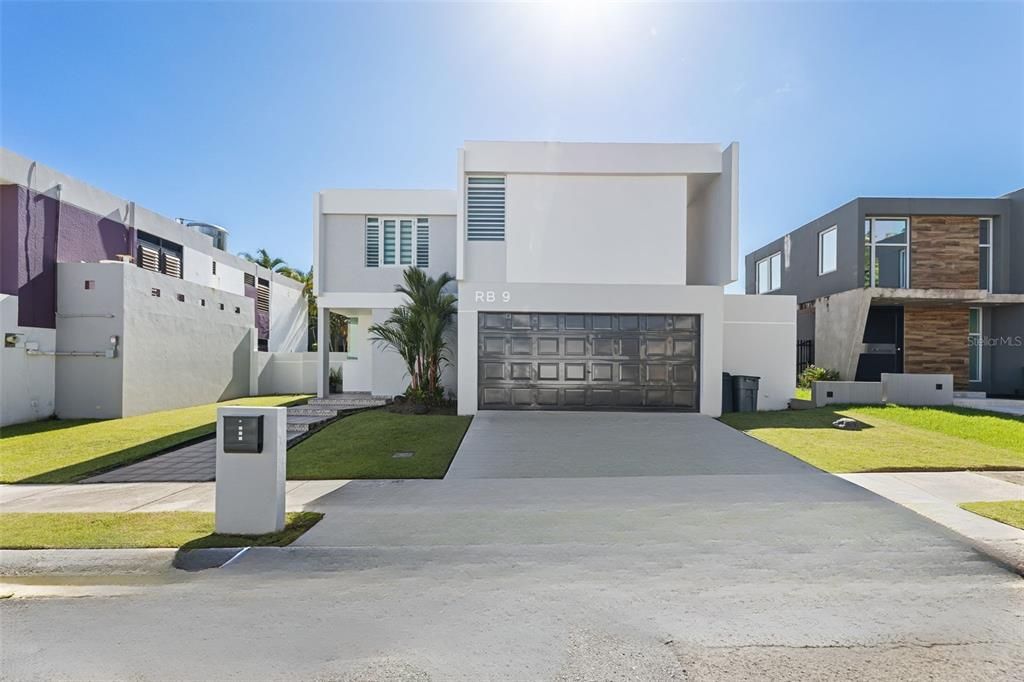 Recently Rented: $2,600 (4 beds, 2 baths, 1900 Square Feet)