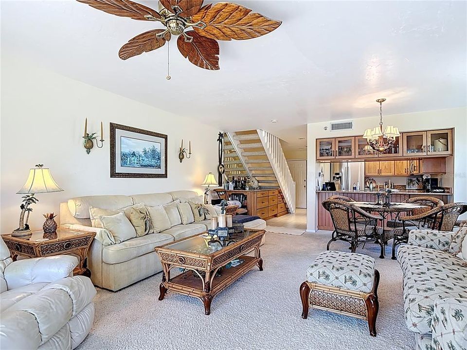 待售: $434,000 (2 贝兹, 2 浴室, 1383 平方英尺)