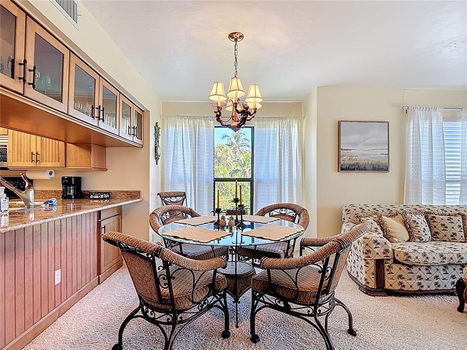 待售: $434,000 (2 贝兹, 2 浴室, 1383 平方英尺)