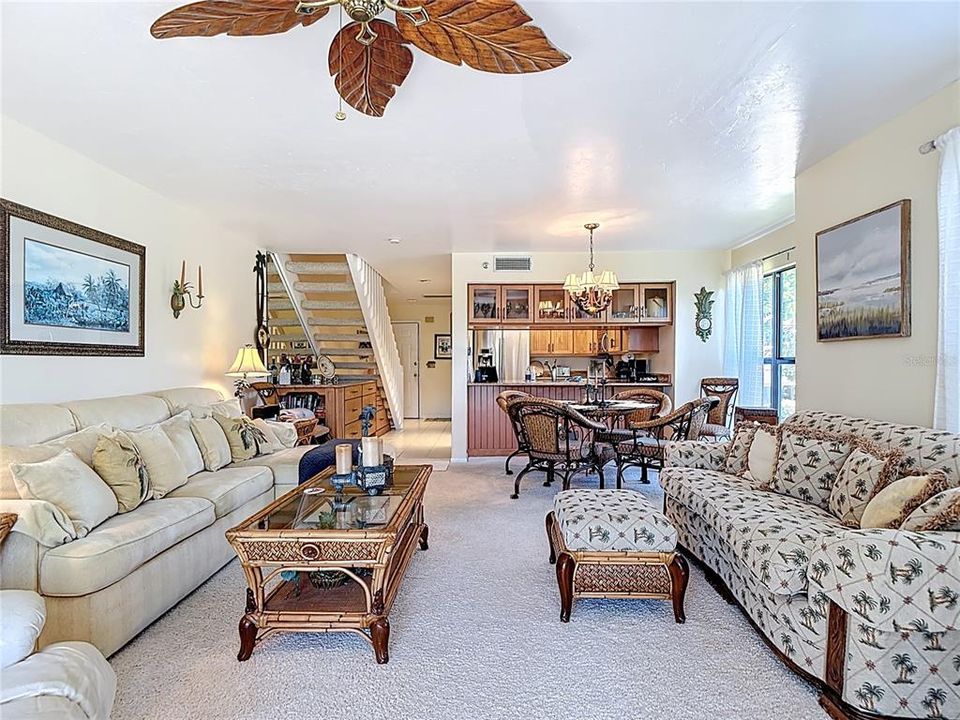 待售: $434,000 (2 贝兹, 2 浴室, 1383 平方英尺)