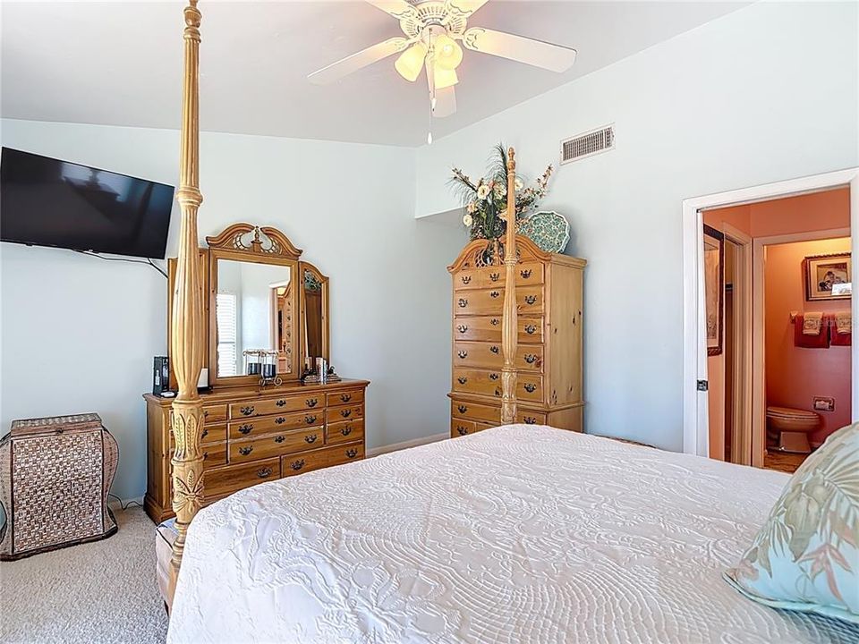 待售: $434,000 (2 贝兹, 2 浴室, 1383 平方英尺)