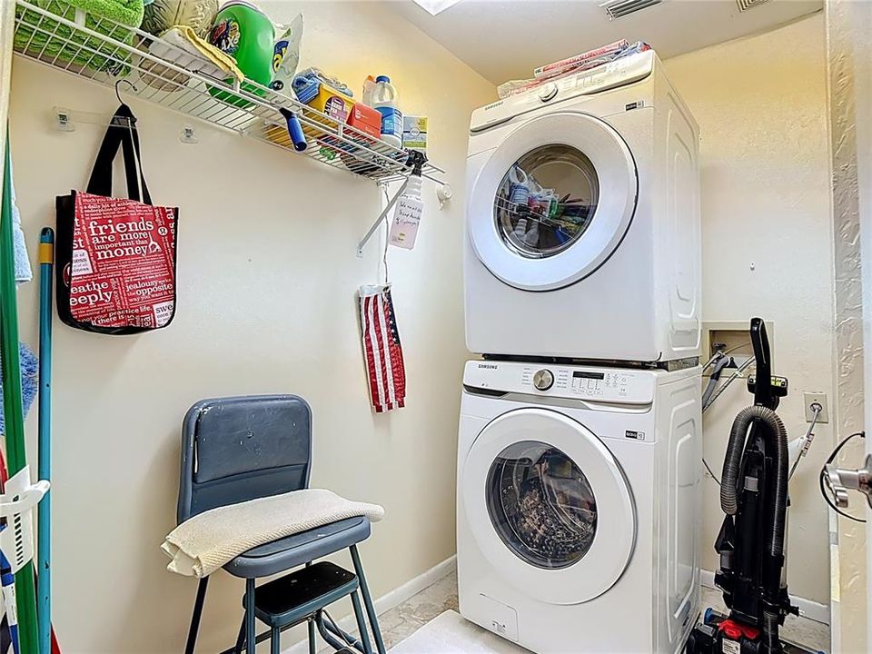 待售: $434,000 (2 贝兹, 2 浴室, 1383 平方英尺)