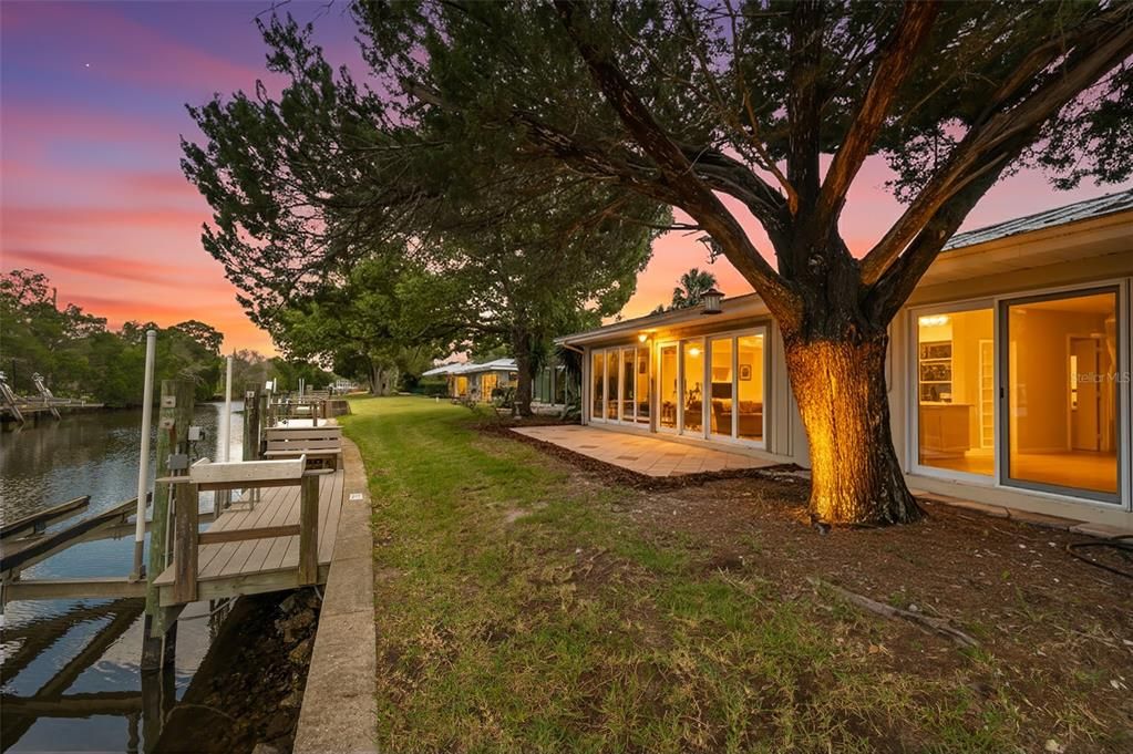 На продажу: $255,000 (2 спален, 2 ванн, 1584 Квадратных фут)