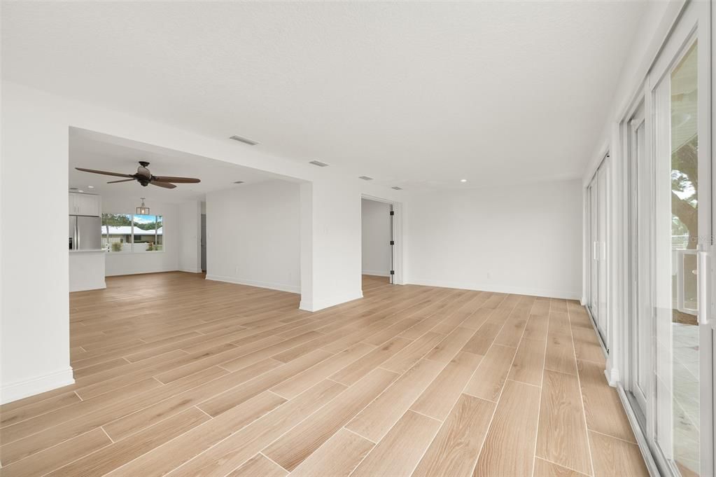 На продажу: $255,000 (2 спален, 2 ванн, 1584 Квадратных фут)