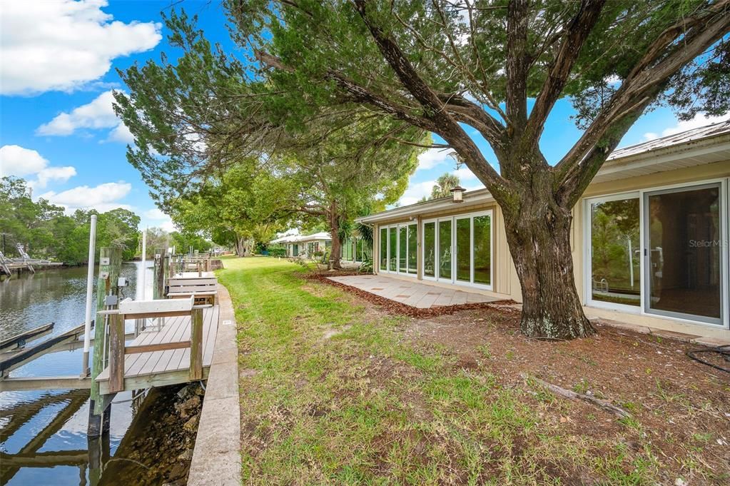 На продажу: $255,000 (2 спален, 2 ванн, 1584 Квадратных фут)