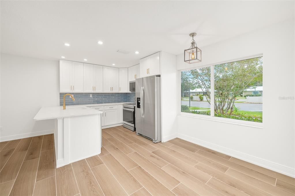 На продажу: $255,000 (2 спален, 2 ванн, 1584 Квадратных фут)