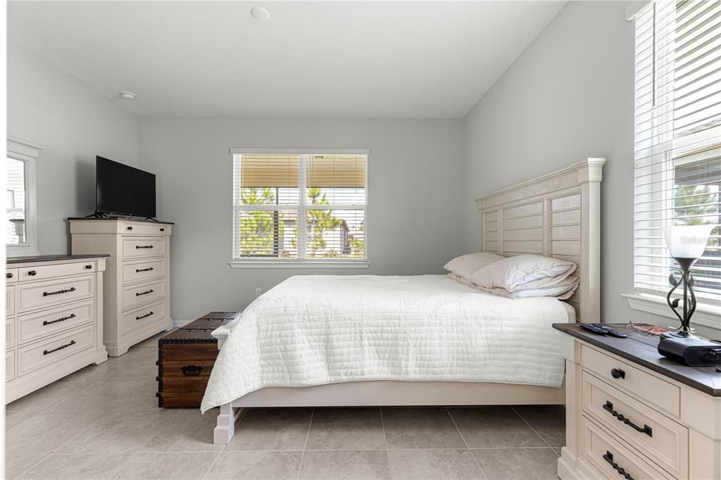 Active With Contract: $290,000 (3 beds, 2 baths, 1469 Square Feet)