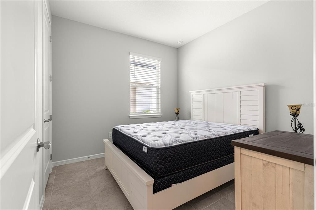 Active With Contract: $290,000 (3 beds, 2 baths, 1469 Square Feet)