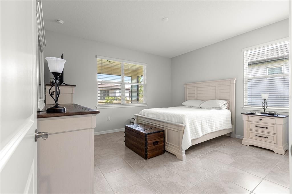 Active With Contract: $290,000 (3 beds, 2 baths, 1469 Square Feet)