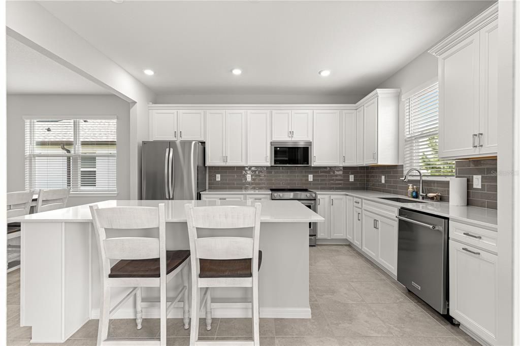 Active With Contract: $290,000 (3 beds, 2 baths, 1469 Square Feet)