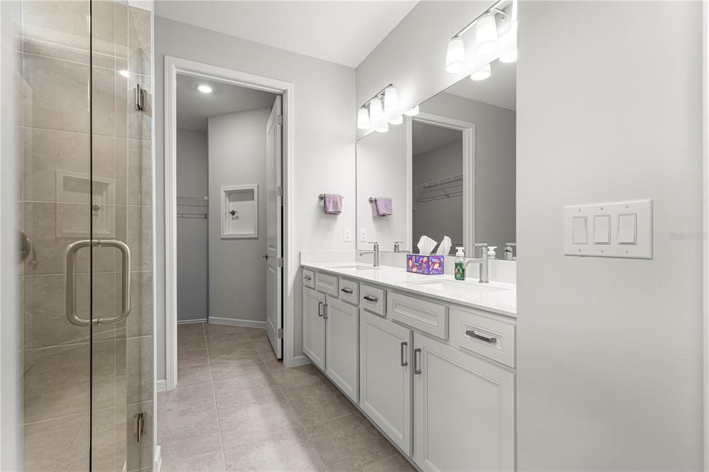 Active With Contract: $290,000 (3 beds, 2 baths, 1469 Square Feet)