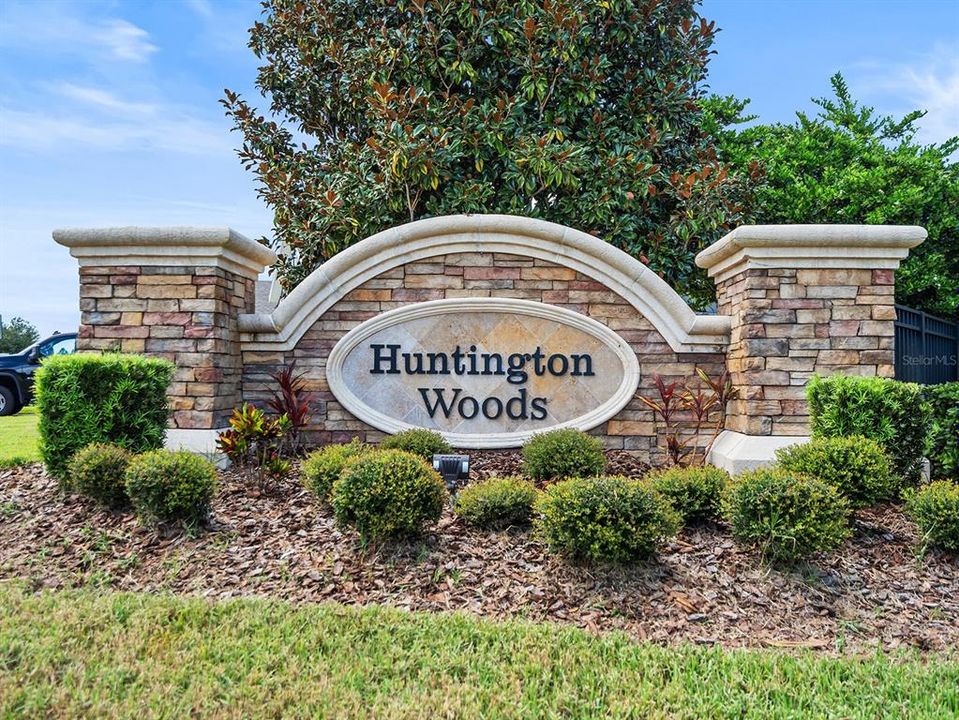 Под контрактом: $369,000 (3 спален, 2 ванн, 2031 Квадратных фут)