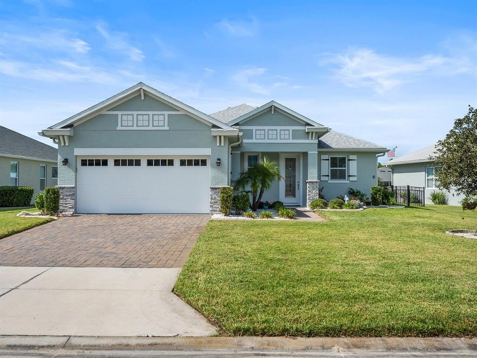 Под контрактом: $369,000 (3 спален, 2 ванн, 2031 Квадратных фут)