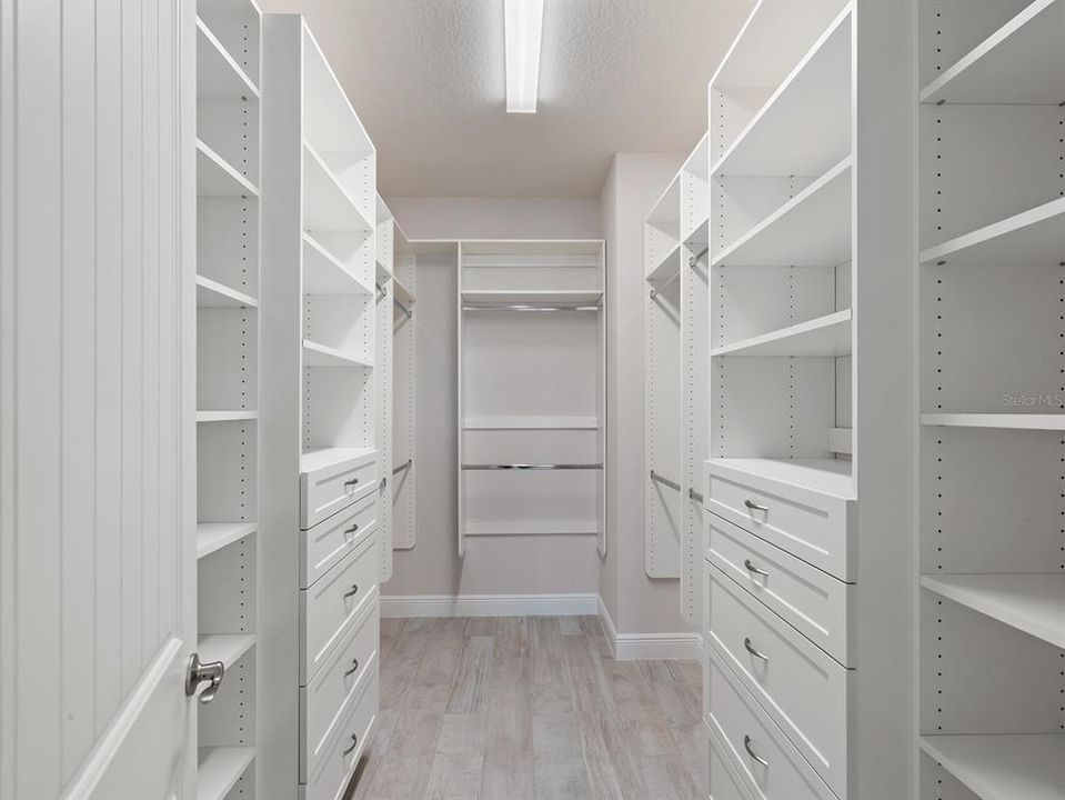 Под контрактом: $369,000 (3 спален, 2 ванн, 2031 Квадратных фут)