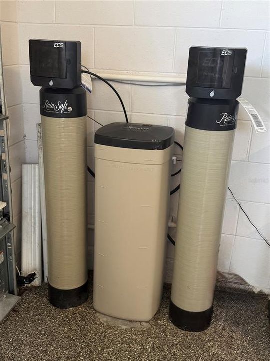 Под контрактом: $369,000 (3 спален, 2 ванн, 2031 Квадратных фут)