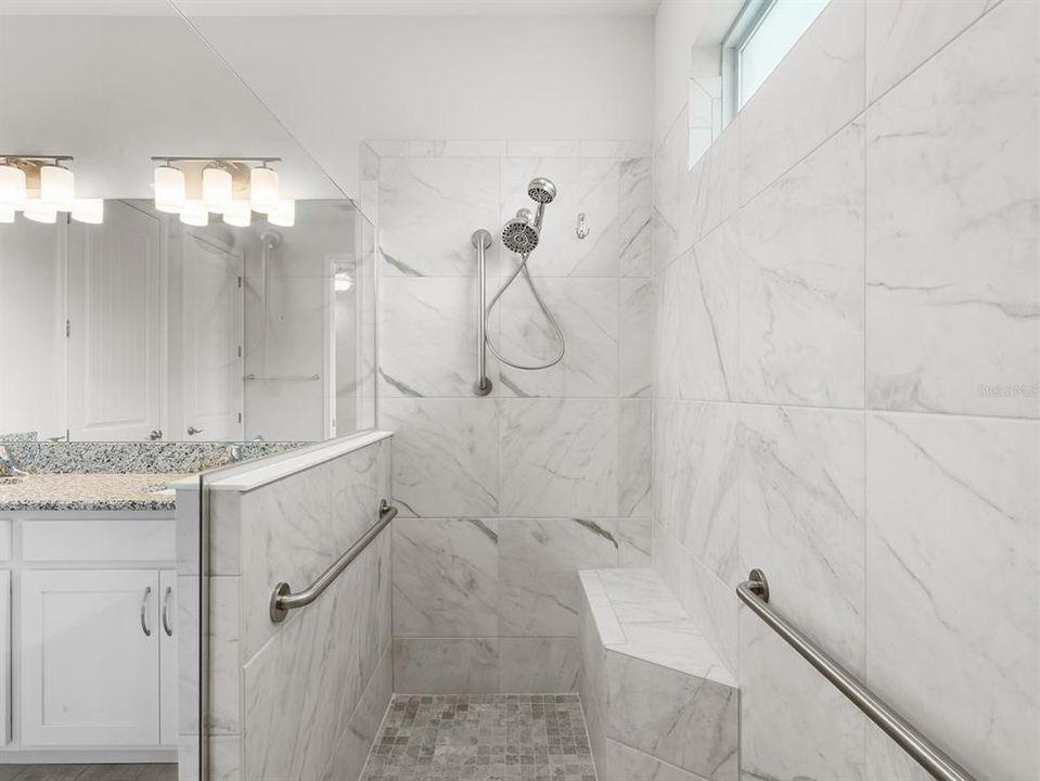 Под контрактом: $369,000 (3 спален, 2 ванн, 2031 Квадратных фут)