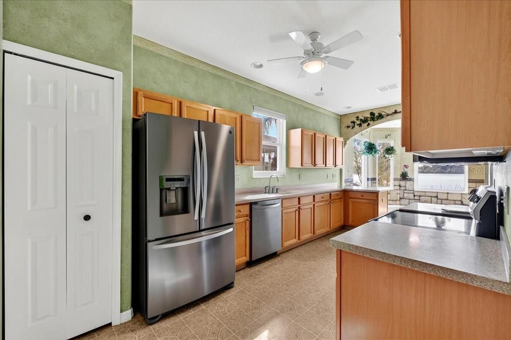 待售: $335,000 (3 贝兹, 2 浴室, 1735 平方英尺)