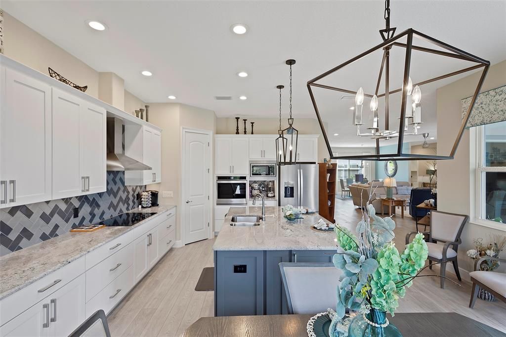 En Venta: $749,500 (3 camas, 2 baños, 2466 Pies cuadrados)