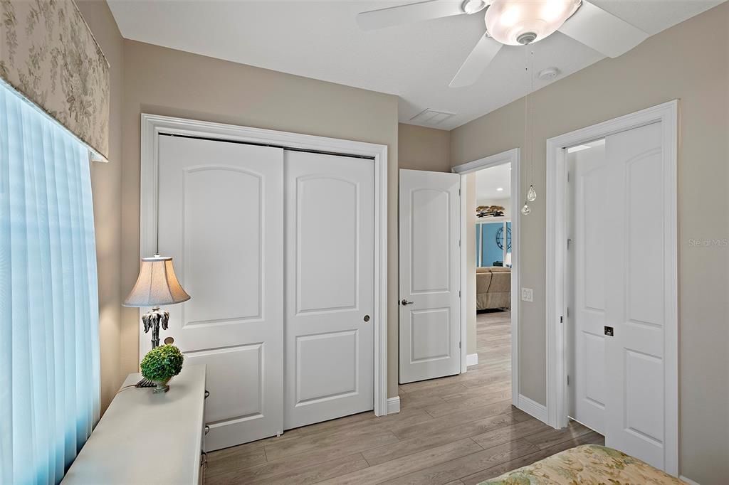 En Venta: $749,500 (3 camas, 2 baños, 2466 Pies cuadrados)