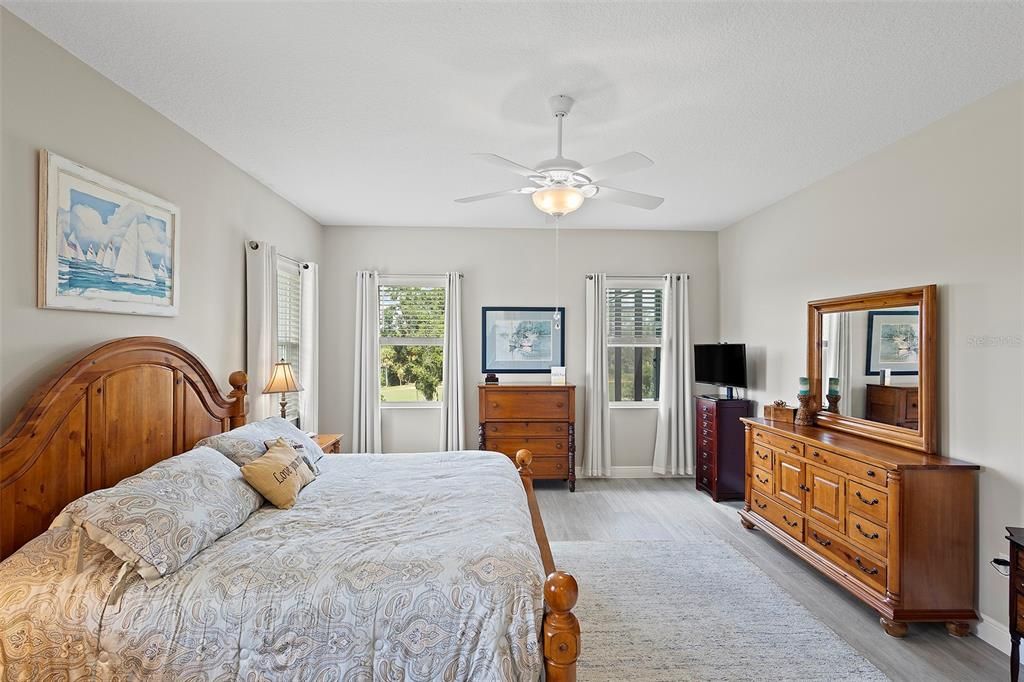 En Venta: $749,500 (3 camas, 2 baños, 2466 Pies cuadrados)