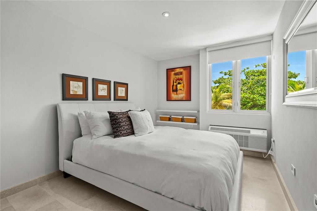 For Sale: $1,885,000 (4 beds, 4 baths, 3652 Square Feet)