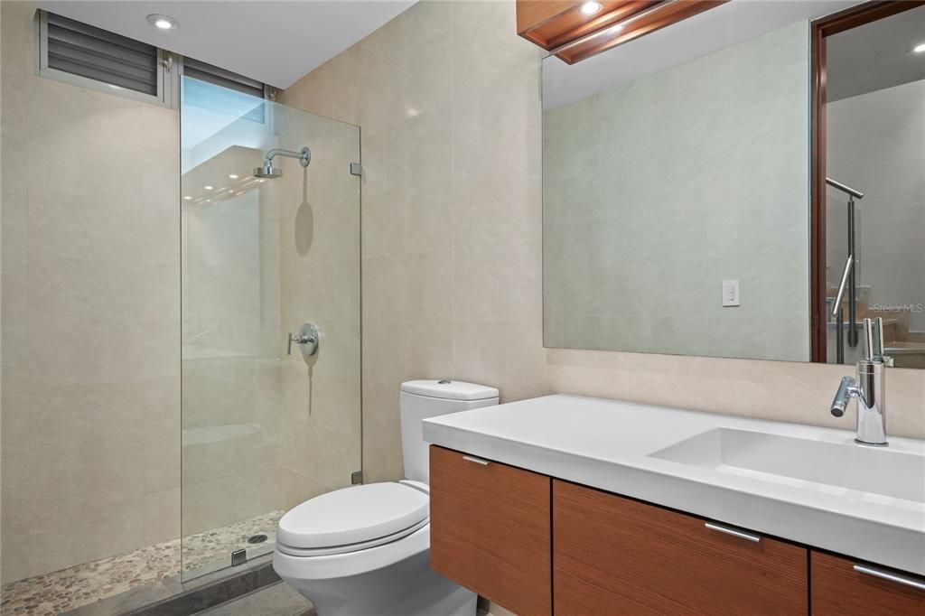 For Sale: $1,885,000 (4 beds, 4 baths, 3652 Square Feet)