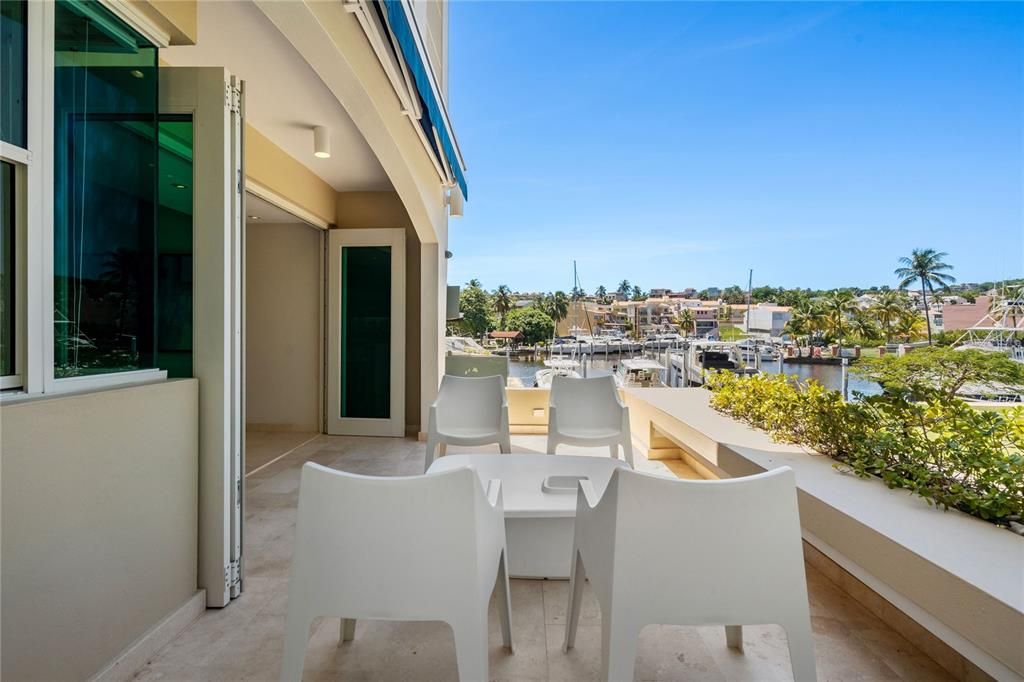 For Sale: $1,885,000 (4 beds, 4 baths, 3652 Square Feet)