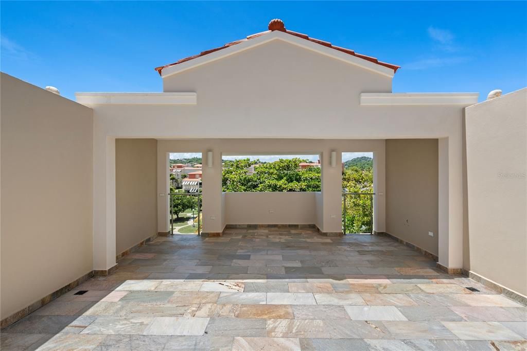 For Sale: $1,885,000 (4 beds, 4 baths, 3652 Square Feet)