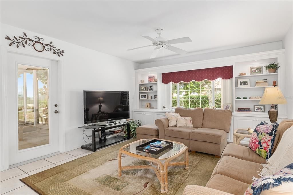 Active With Contract: $319,500 (3 beds, 2 baths, 2106 Square Feet)